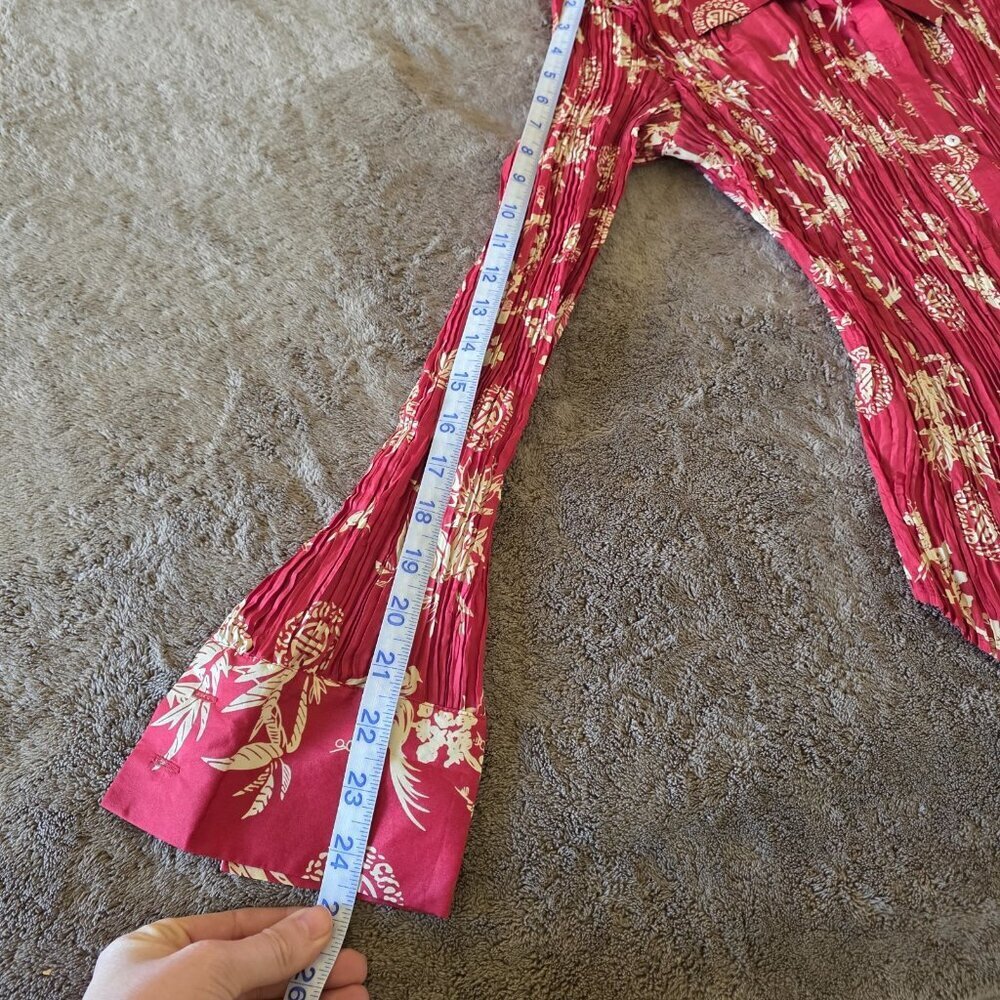 CrinkleRed - Picture 12 of 12